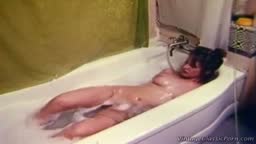 Screwing in the bath tub